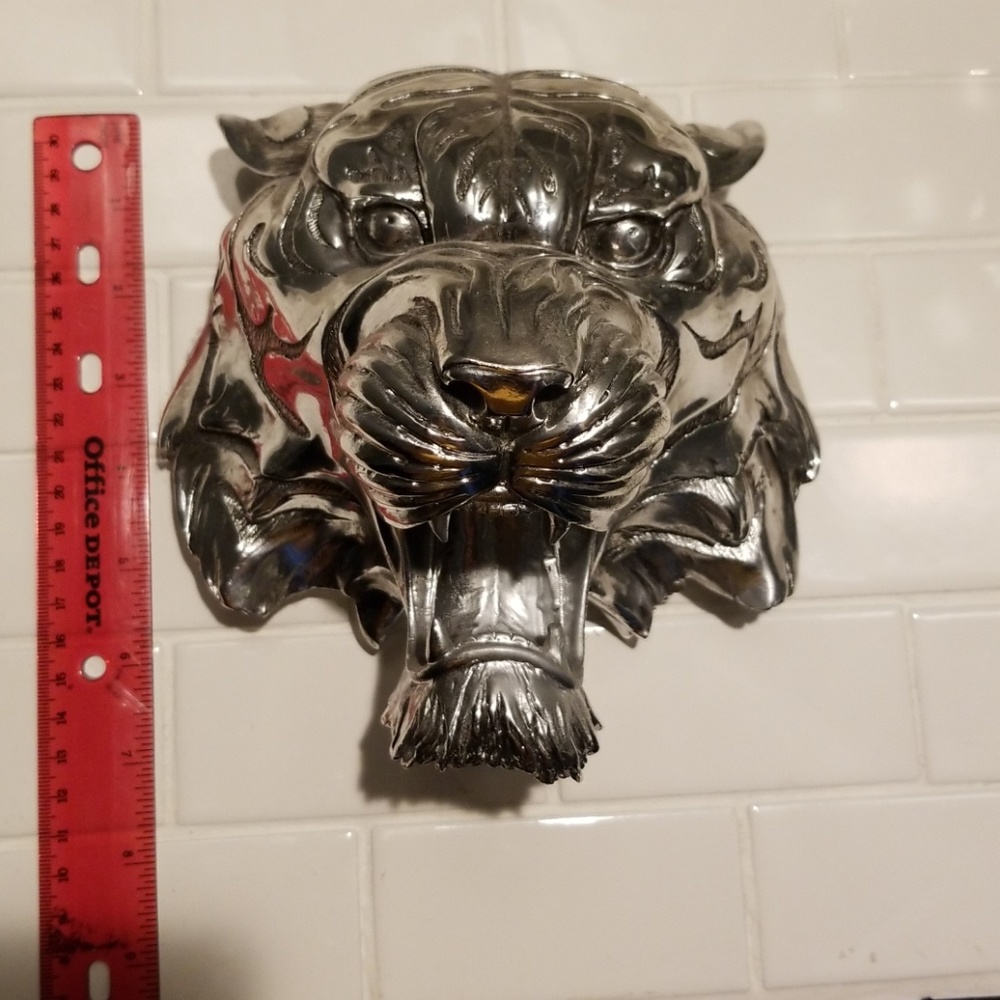 Hanging Tiger Head